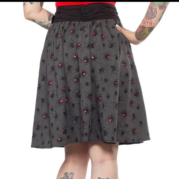 Sourpuss Black and Red June Widow A-Line Skirt with Bow - Picture 4 of 4